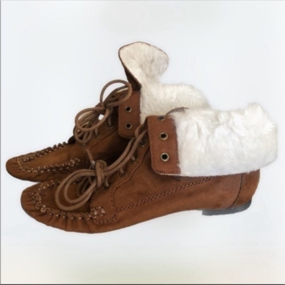 American Rag Ruby Suede moccasin boots size 5